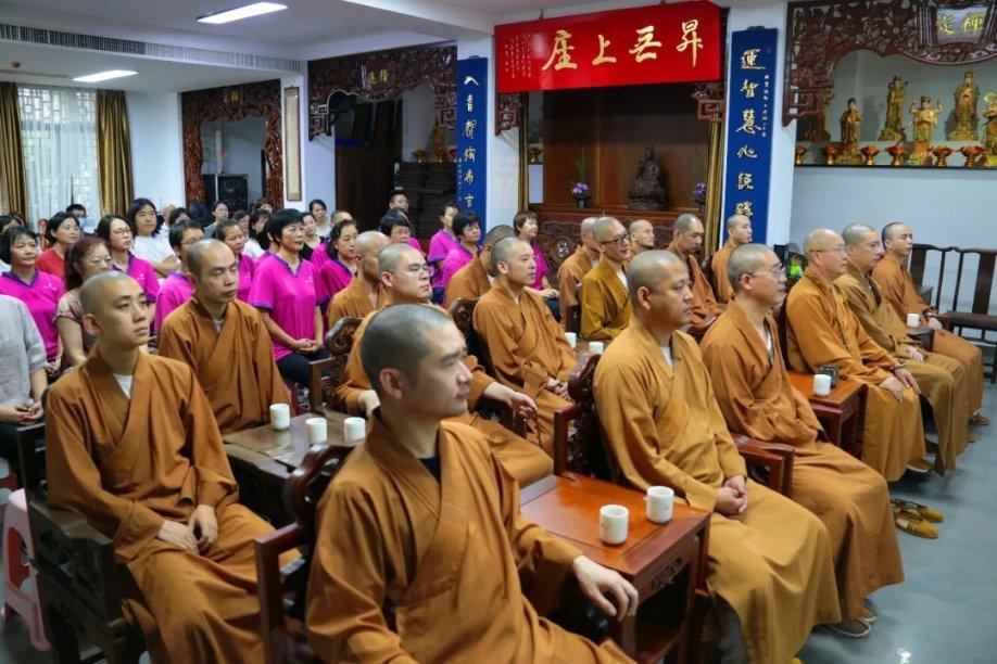 聚焦两会 | 伍涵代表：让法治阳光温暖更多群众